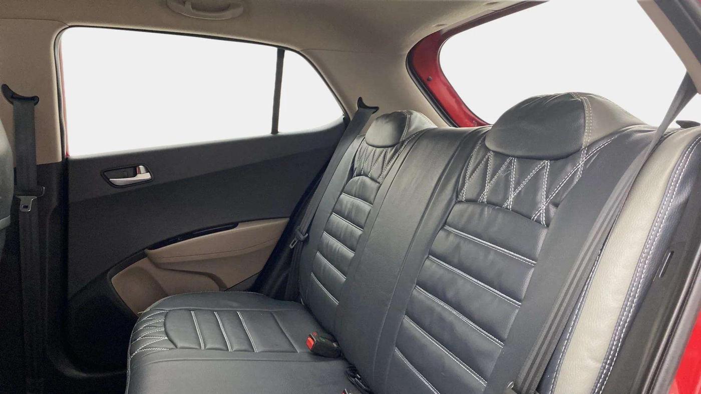 2017 Hyundai Grand i10 SPORTZ AT 1.2 KAPPA VTVT, Petrol, Automatic, 9,096 km, Right Side Rear Door Cabin