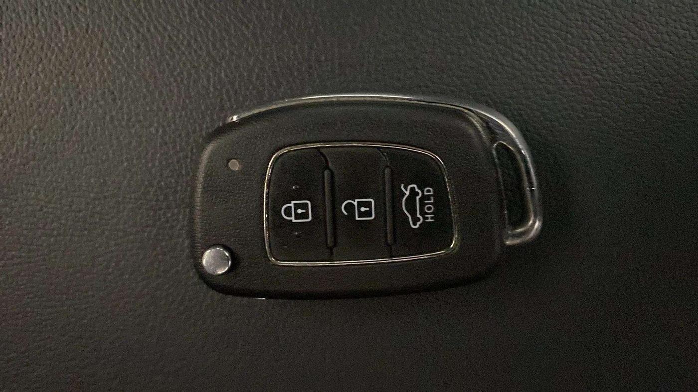 2021 Hyundai GRAND I10 NIOS SPORTZ AMT 1.2 KAPPA VTVT, CNG, Automatic, 28,054 km, Key Close Up