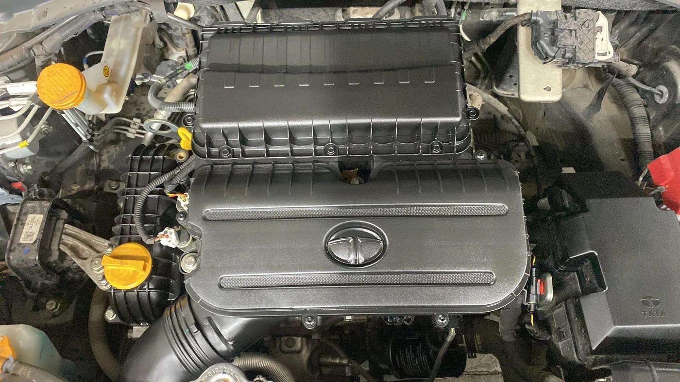 2022 Tata PUNCH ADVENTURE MT, Petrol, Manual, 12,618 km, Open Bonet
