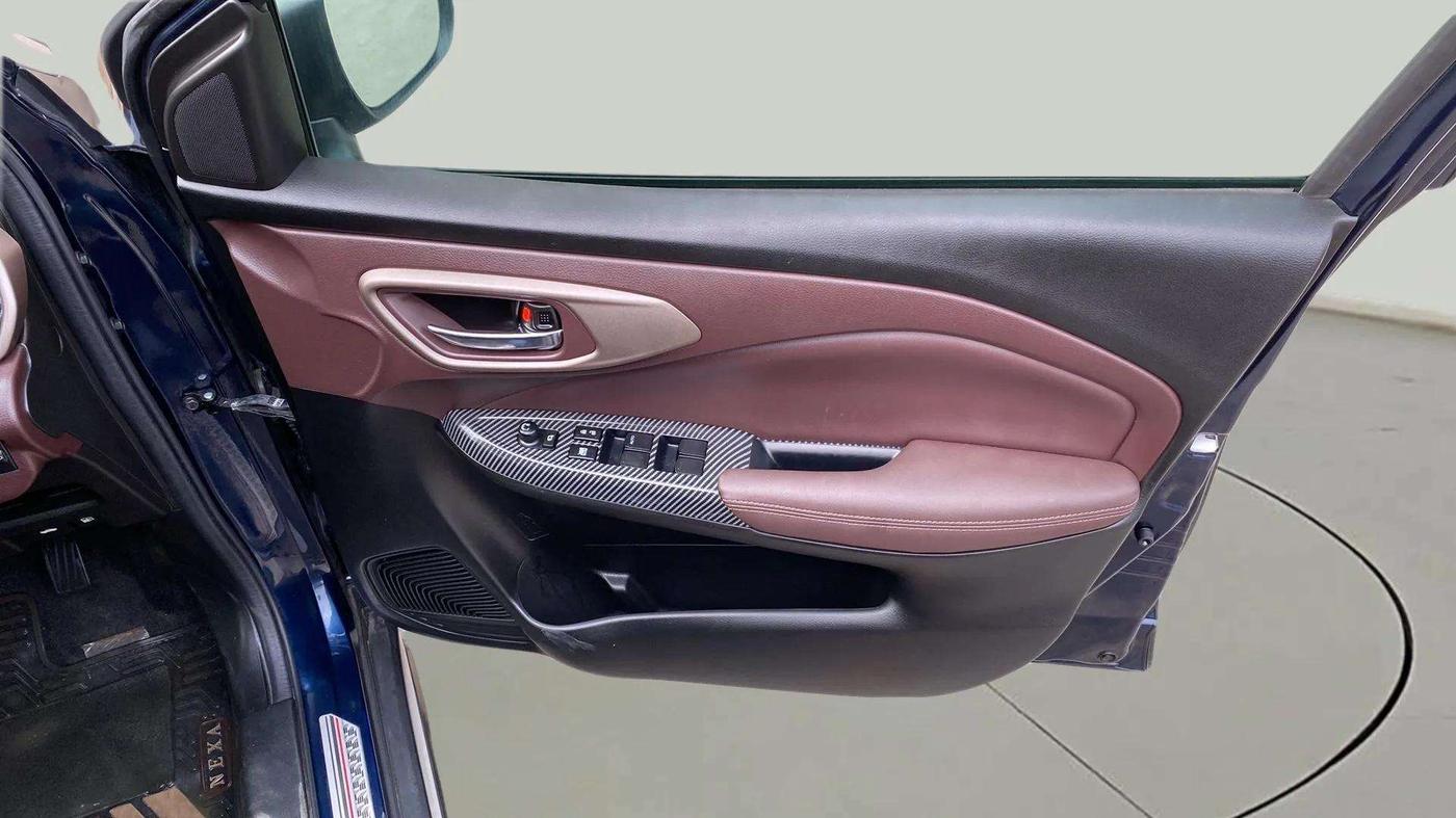 2023 Maruti FRONX ALPHA 1.0L TURBO 6 AT, Petrol, Automatic, 2,848 km, Driver Side Door Panels Control