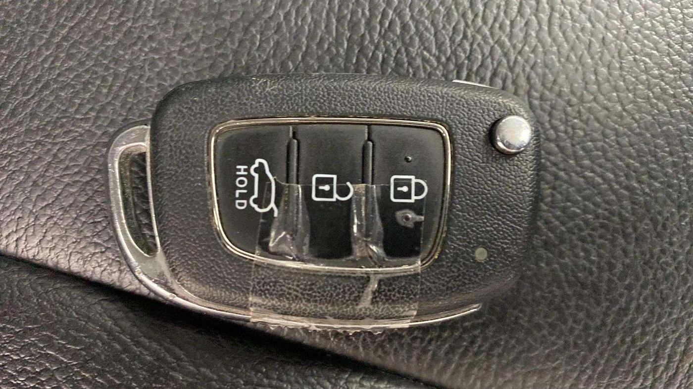 2022 Hyundai Creta E 1.5 PETROL, Petrol, Manual, 27,545 km, Key Close Up