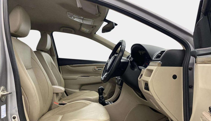 2019 Maruti Ciaz ALPHA  AT 1.5 SHVS PETROL, Petrol, Automatic, 98,885 km, Right Side Front Door Cabin