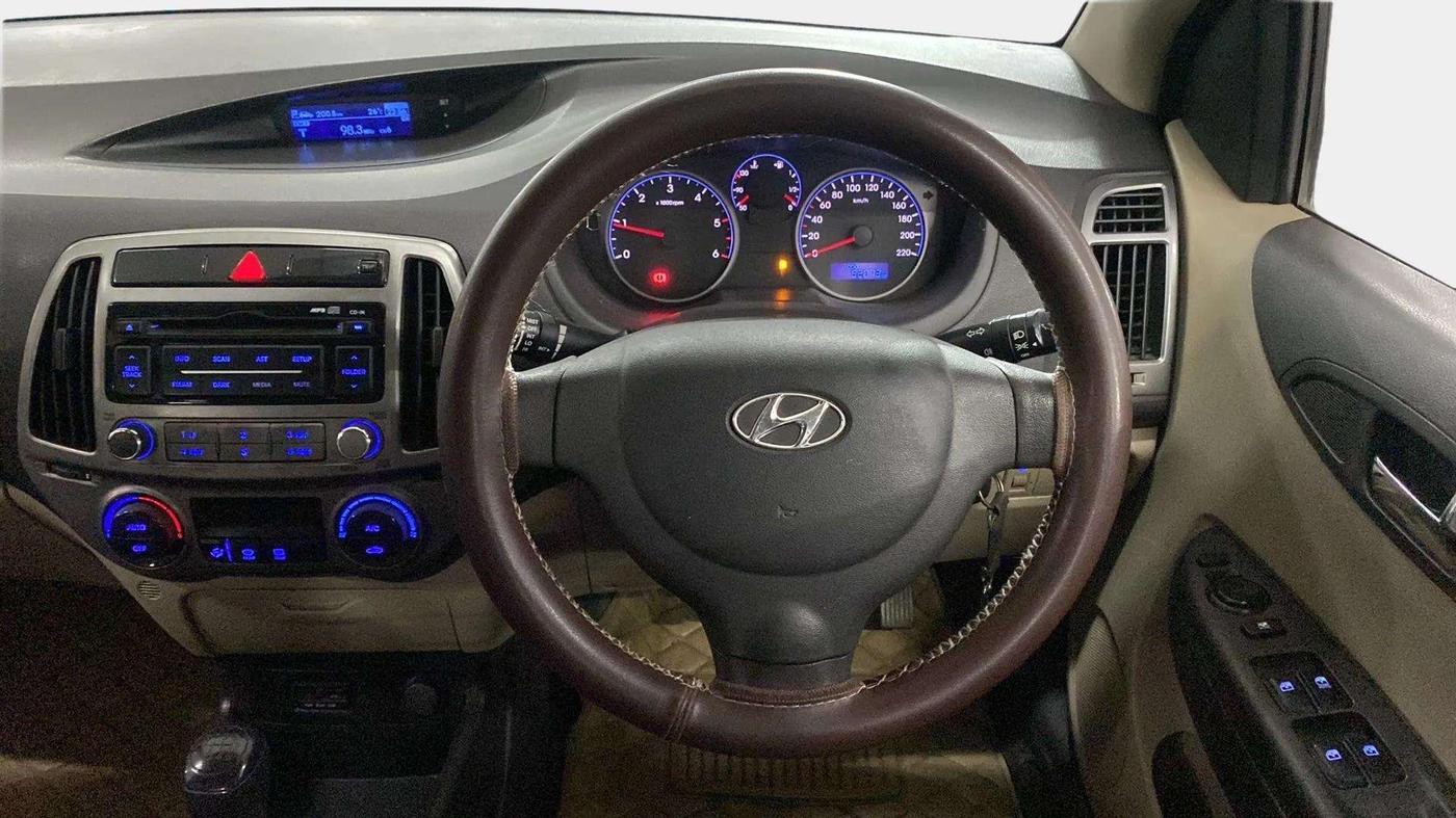 2013 Hyundai i20 MAGNA 1.4 CRDI, Diesel, Manual, 52,235 km, Steering Wheel Close Up
