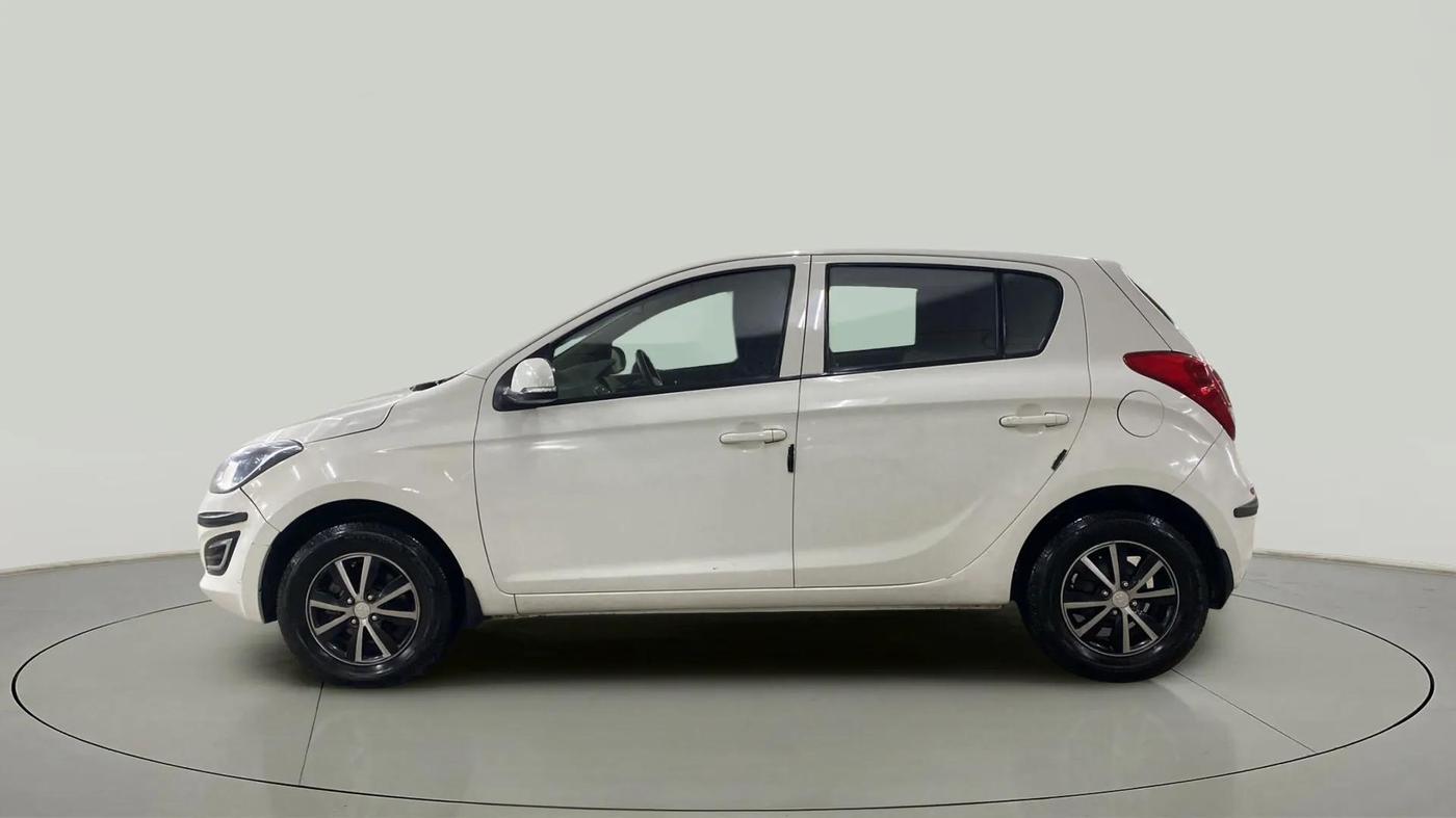 2013 Hyundai i20 MAGNA 1.4 CRDI, Diesel, Manual, 52,235 km, Left Side