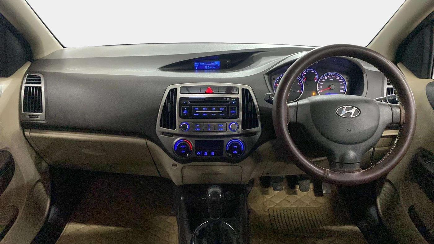 2013 Hyundai i20 MAGNA 1.4 CRDI, Diesel, Manual, 52,235 km, Dashboard