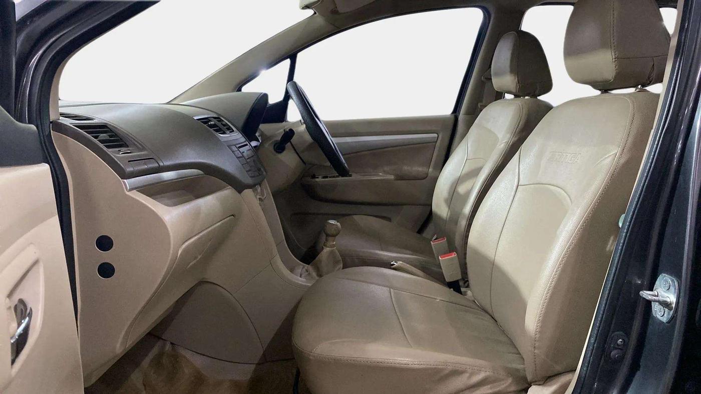 2015 Maruti Ertiga VXI, Petrol, Manual, 33,378 km, Right Side Front Door Cabin