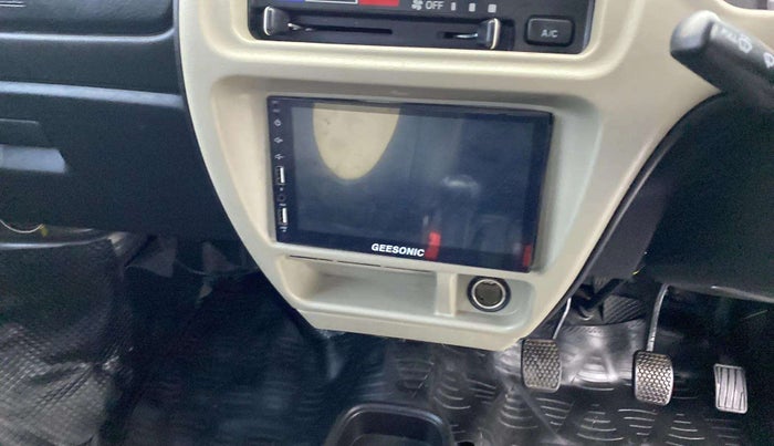 2022 Maruti Eeco 5 STR AC (O), Petrol, Manual, 27,375 km, Infotainment system - Reverse Camera Display Blurred