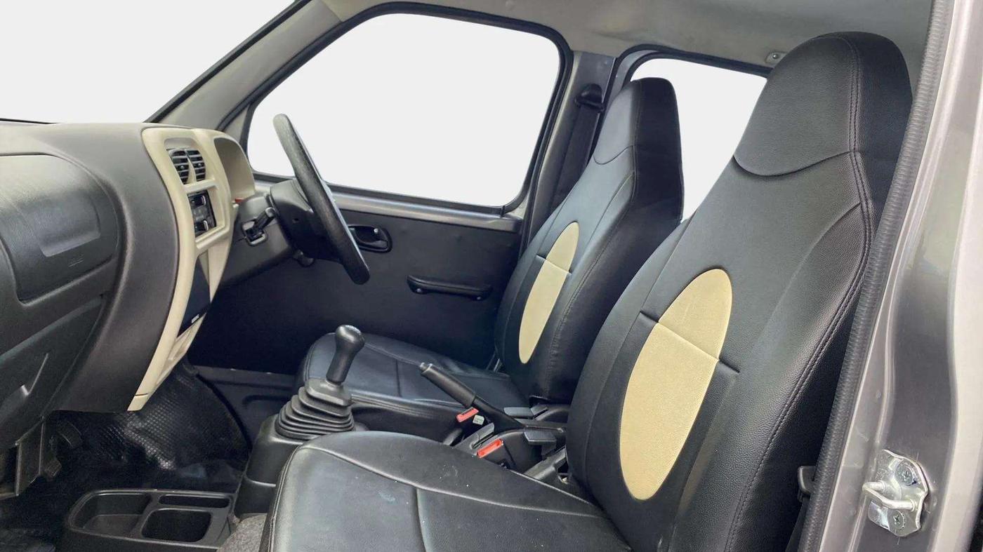 2022 Maruti Eeco 5 STR AC (O), Petrol, Manual, 27,507 km, Right Side Front Door Cabin