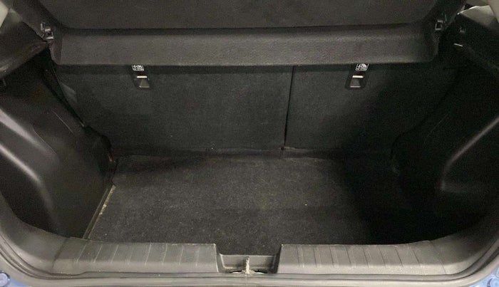 2017 Maruti Baleno DELTA PETROL 1.2, Petrol, Manual, 32,101 km, Dicky (Boot door) - Tool missing