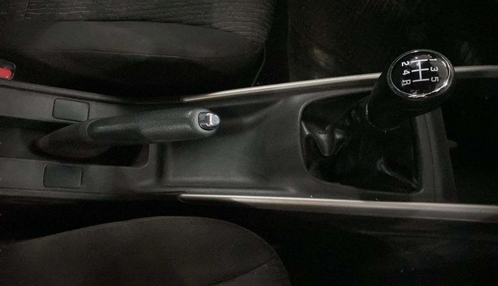 2017 Maruti Baleno DELTA PETROL 1.2, Petrol, Manual, 32,101 km, Gear Lever