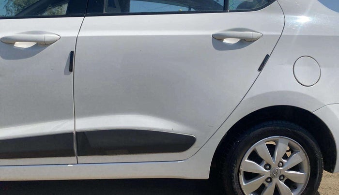 2014 Hyundai Xcent S (O) 1.2, Petrol, Manual, 40,408 km, Rear left door - Paint minor damage