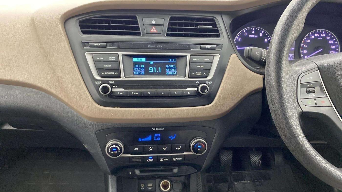 2016 Hyundai Elite i20 SPORTZ 1.2, Petrol, Manual, 96,275 km, Air Conditioner
