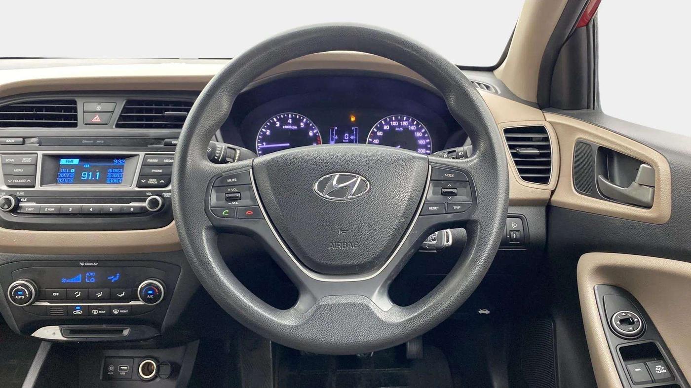 2016 Hyundai Elite i20 SPORTZ 1.2, Petrol, Manual, 96,275 km, Steering Wheel Close Up