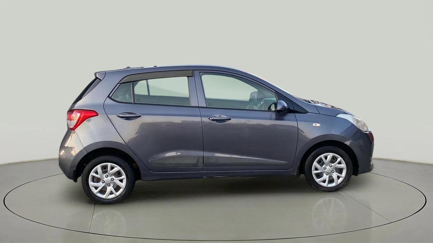 2017 Hyundai Grand i10 MAGNA 1.2 KAPPA VTVT, Petrol, Manual, 28,046 km, Right Side View
