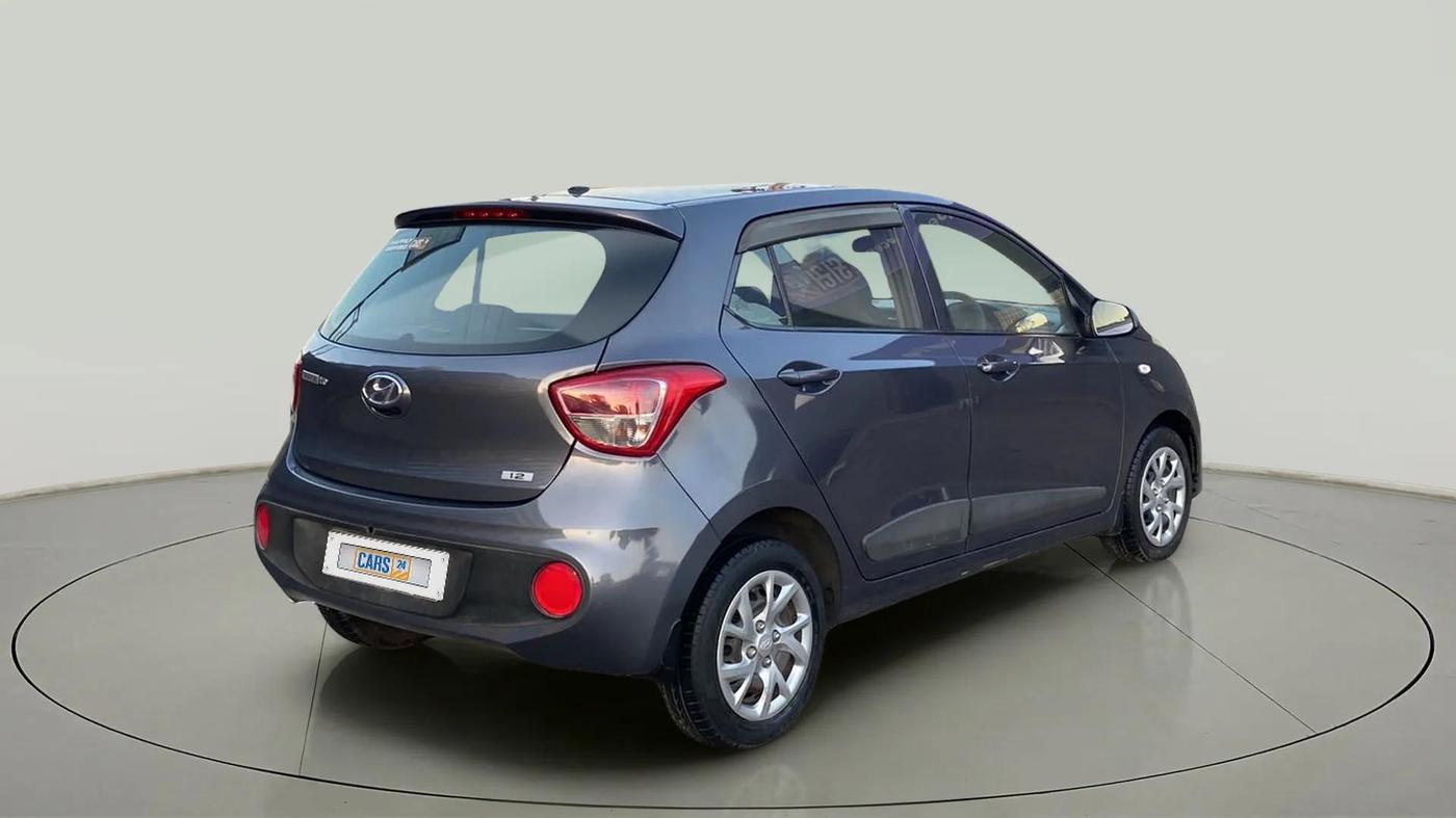 2017 Hyundai Grand i10 MAGNA 1.2 KAPPA VTVT, Petrol, Manual, 28,046 km, Right Back Diagonal