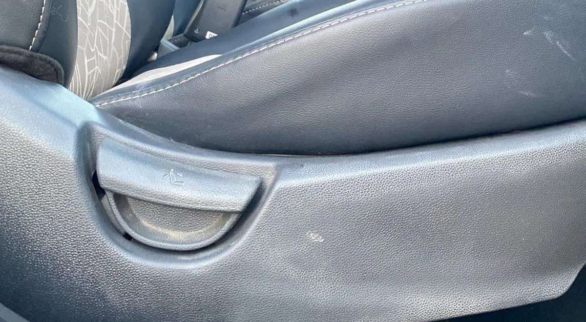 2017 Hyundai Grand i10 MAGNA 1.2 KAPPA VTVT, Petrol, Manual, 28,046 km, Driver Side Adjustment Panel