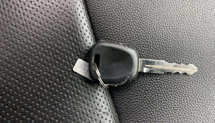 2021 Maruti Swift LXI, Petrol, Manual, 90,334 km, Key Close Up