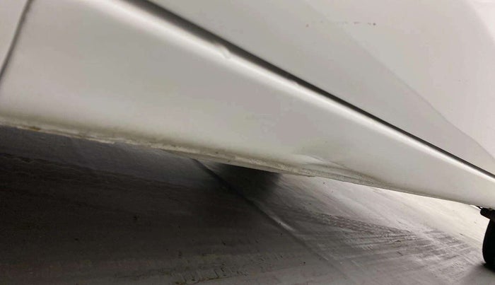 2021 Maruti Swift LXI, Petrol, Manual, 90,334 km, Left running board - Minor scratches