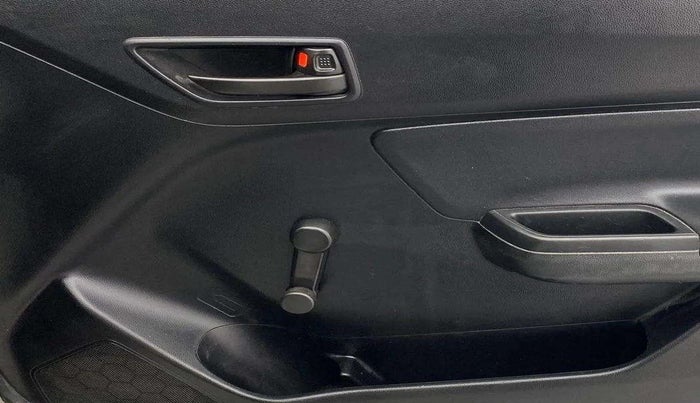 2021 Maruti Swift LXI, Petrol, Manual, 90,334 km, Driver Side Adjustment Panel