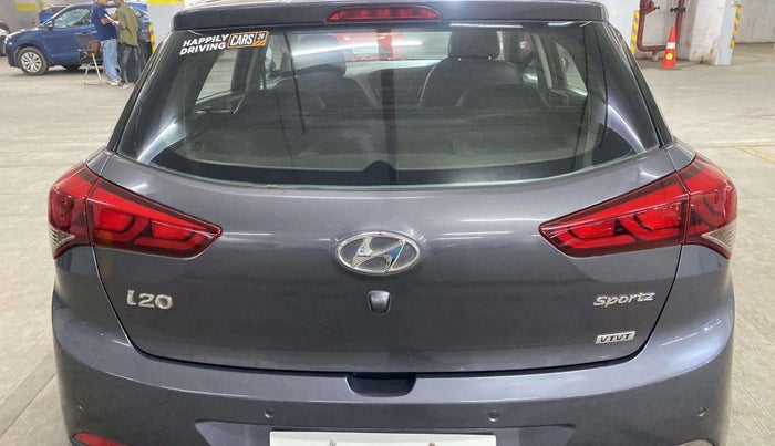 2016 Hyundai Elite i20 SPORTZ 1.2, Petrol, Manual, 36,713 km, Dicky (Boot door) - Minor scratches