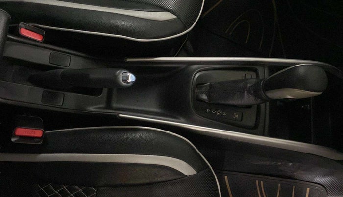 2018 Maruti Baleno DELTA CVT PETROL 1.2, Petrol, Automatic, 33,019 km, Gear Lever