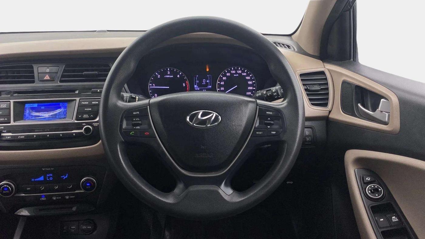 2015 Hyundai Elite i20 SPORTZ 1.4 CRDI, Diesel, Manual, 55,976 km, Steering Wheel Close Up