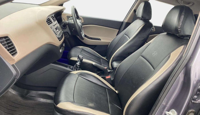 2015 Hyundai Elite i20 SPORTZ 1.4 CRDI, Diesel, Manual, 55,976 km, Right Side Front Door Cabin