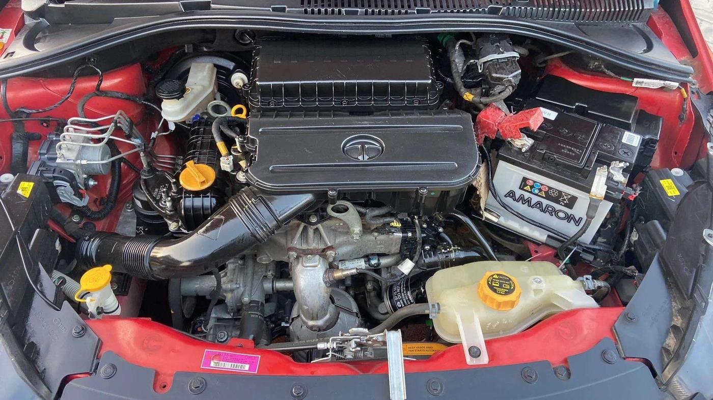 2023 Tata Tiago XT (O) PETROL, Petrol, Manual, 26,504 km, Open Bonet