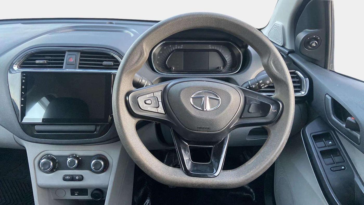 2023 Tata Tiago XT (O) PETROL, Petrol, Manual, 26,504 km, Steering Wheel Close Up