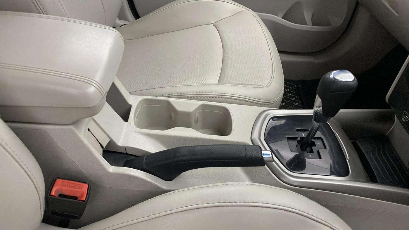 2021 Mahindra XUV300 W8 (O) 1.5 DIESEL AMT, Diesel, Automatic, 71,178 km, Gear Lever