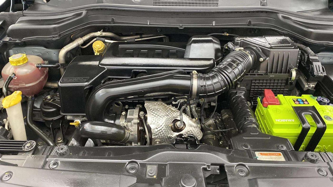 2021 Mahindra XUV300 W8 (O) 1.5 DIESEL AMT, Diesel, Automatic, 71,178 km, Engine View