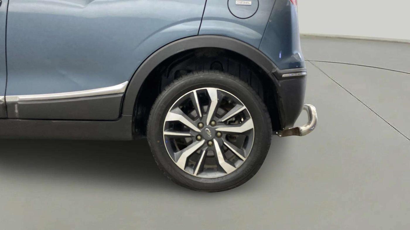 2021 Mahindra XUV300 W8 (O) 1.5 DIESEL AMT, Diesel, Automatic, 71,178 km, Left Rear Wheel
