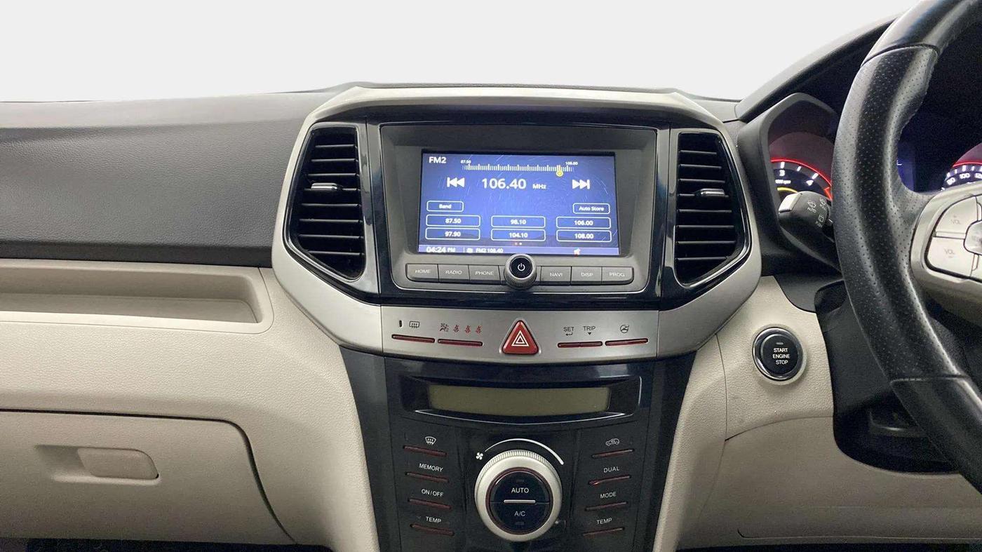 2021 Mahindra XUV300 W8 (O) 1.5 DIESEL AMT, Diesel, Automatic, 71,178 km, Air Conditioner