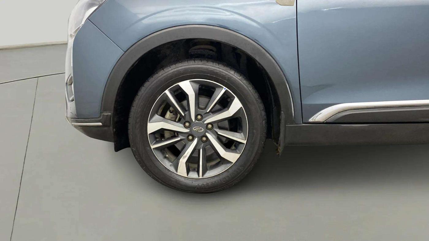 2021 Mahindra XUV300 W8 (O) 1.5 DIESEL AMT, Diesel, Automatic, 71,178 km, Left Front Wheel
