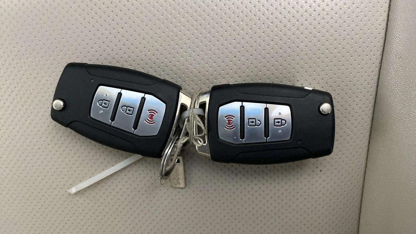 2021 Mahindra XUV300 W8 (O) 1.5 DIESEL AMT, Diesel, Automatic, 71,178 km, Key Close Up