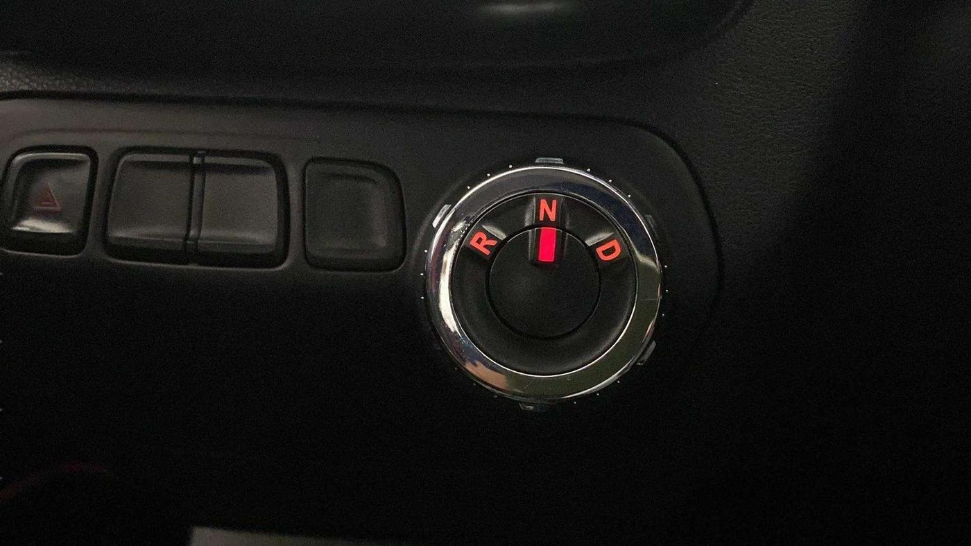 2017 Renault Kwid RXL 1.0 AMT, Petrol, Automatic, 38,360 km, Gear Lever