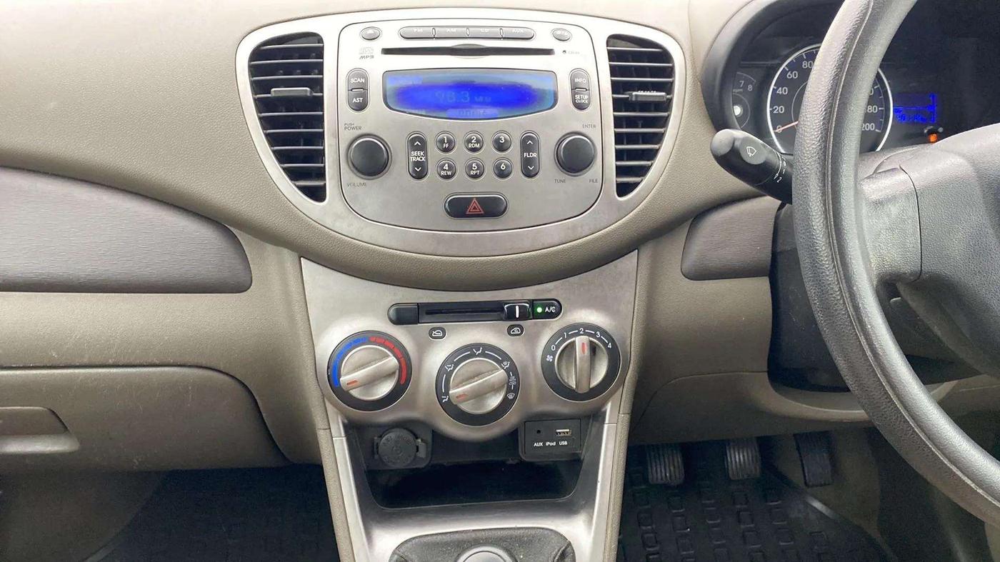 2015 Hyundai i10 SPORTZ 1.1, Petrol, Manual, 40,254 km, Air Conditioner