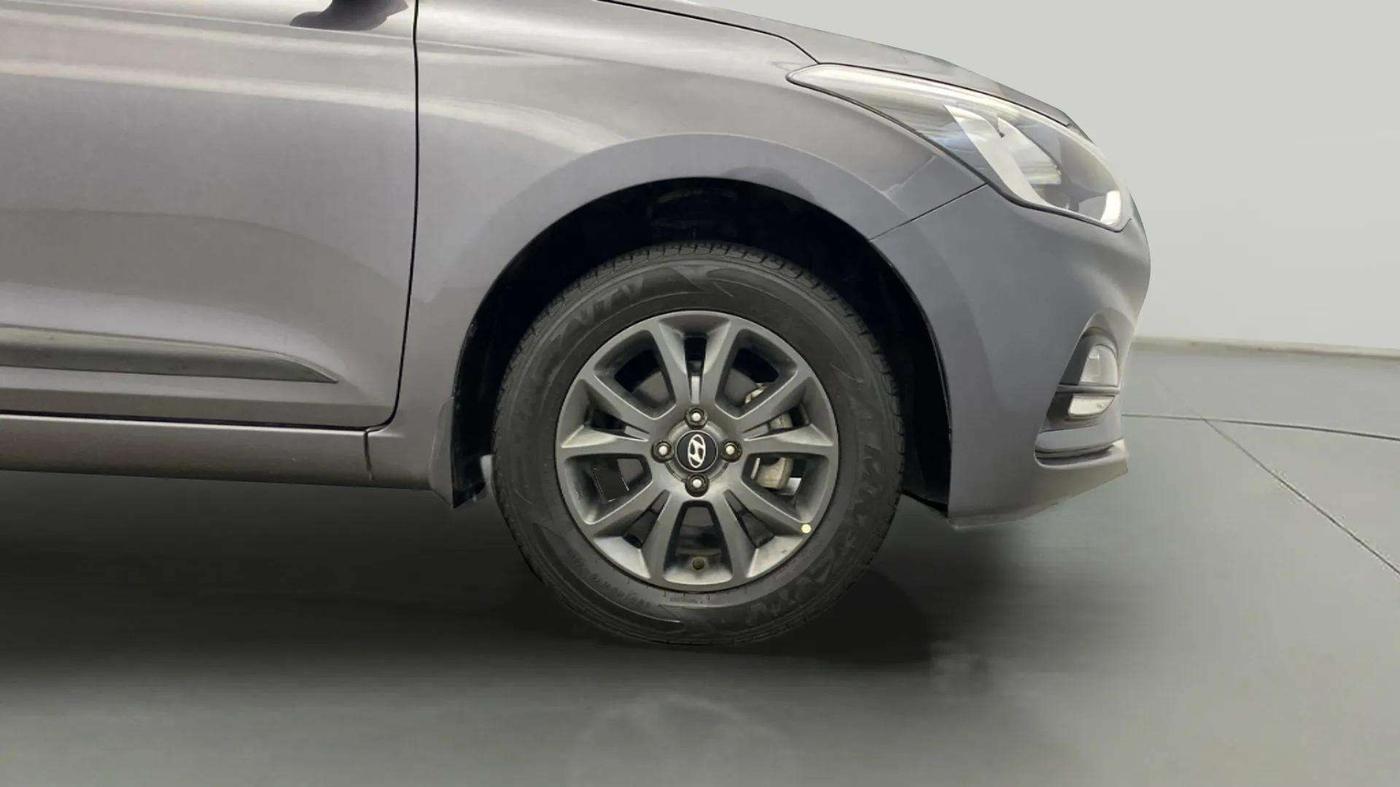 2020 Hyundai Elite i20 SPORTZ PLUS 1.2, Petrol, Manual, 28,626 km, Right Front Wheel