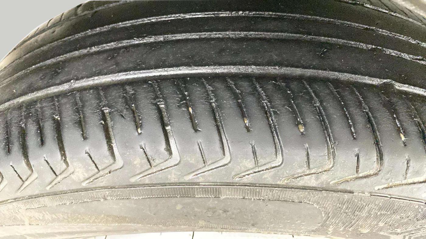 2020 Maruti New Wagon-R LXI CNG 1.0, CNG, Manual, 54,820 km, Left Front Tyre Tread