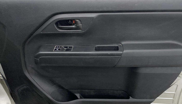 2020 Maruti New Wagon-R LXI CNG 1.0, CNG, Manual, 54,820 km, Driver Side Door Panels Control