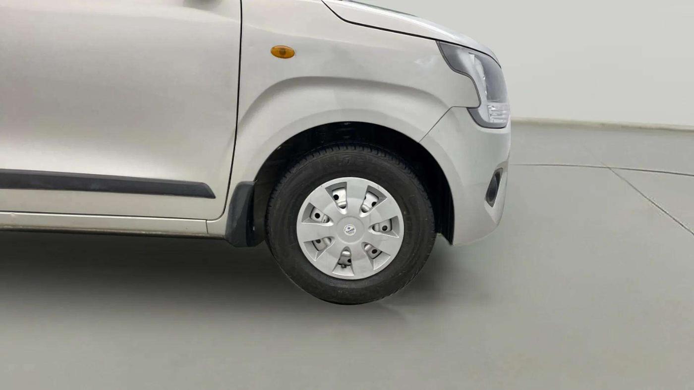 2020 Maruti New Wagon-R LXI CNG 1.0, CNG, Manual, 54,820 km, Right Front Wheel
