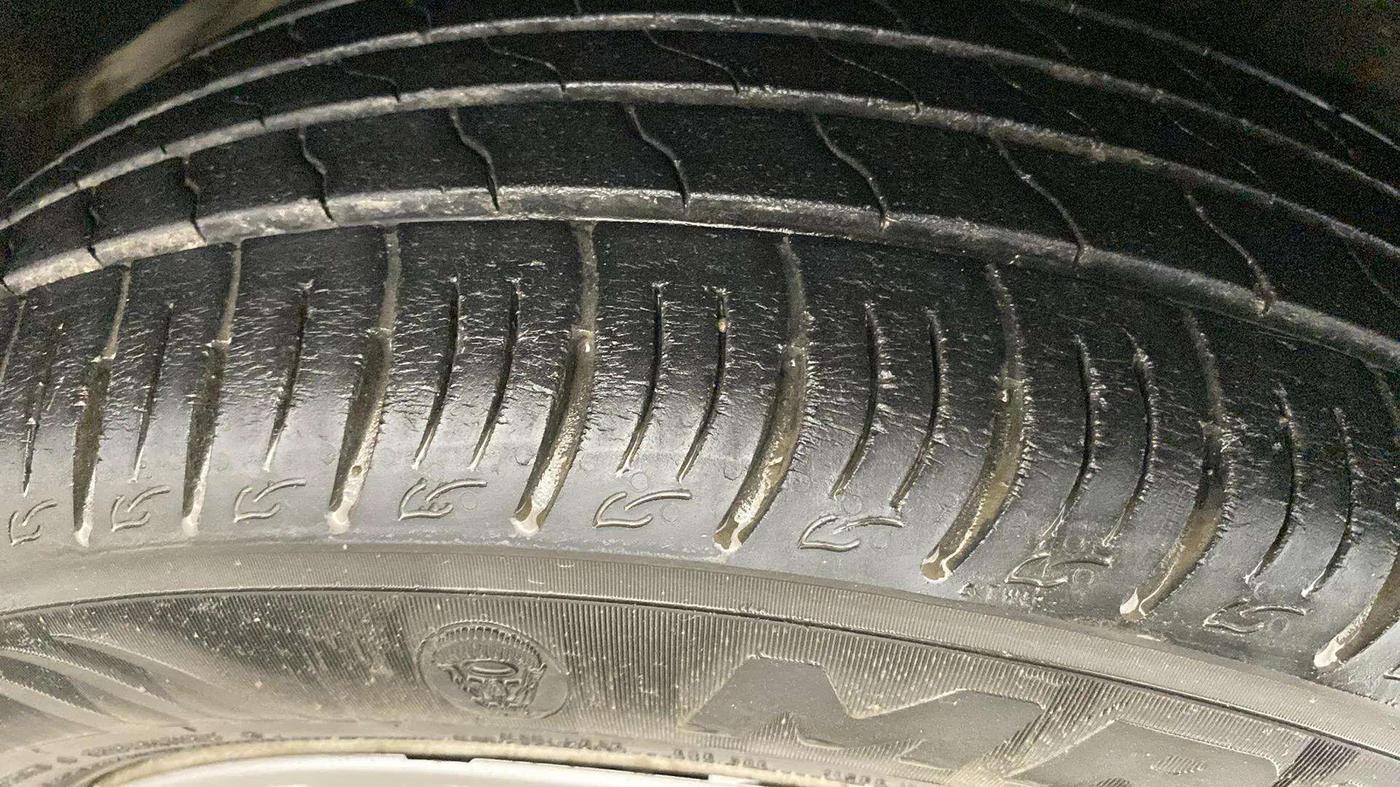 2020 Maruti Vitara Brezza LXI, Petrol, Manual, 32,267 km, Right Front Tyre Tread