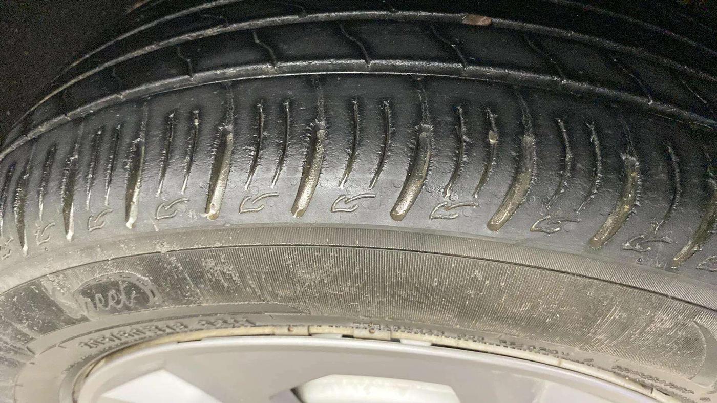 2020 Maruti Vitara Brezza LXI, Petrol, Manual, 32,267 km, Right Rear Tyre Tread