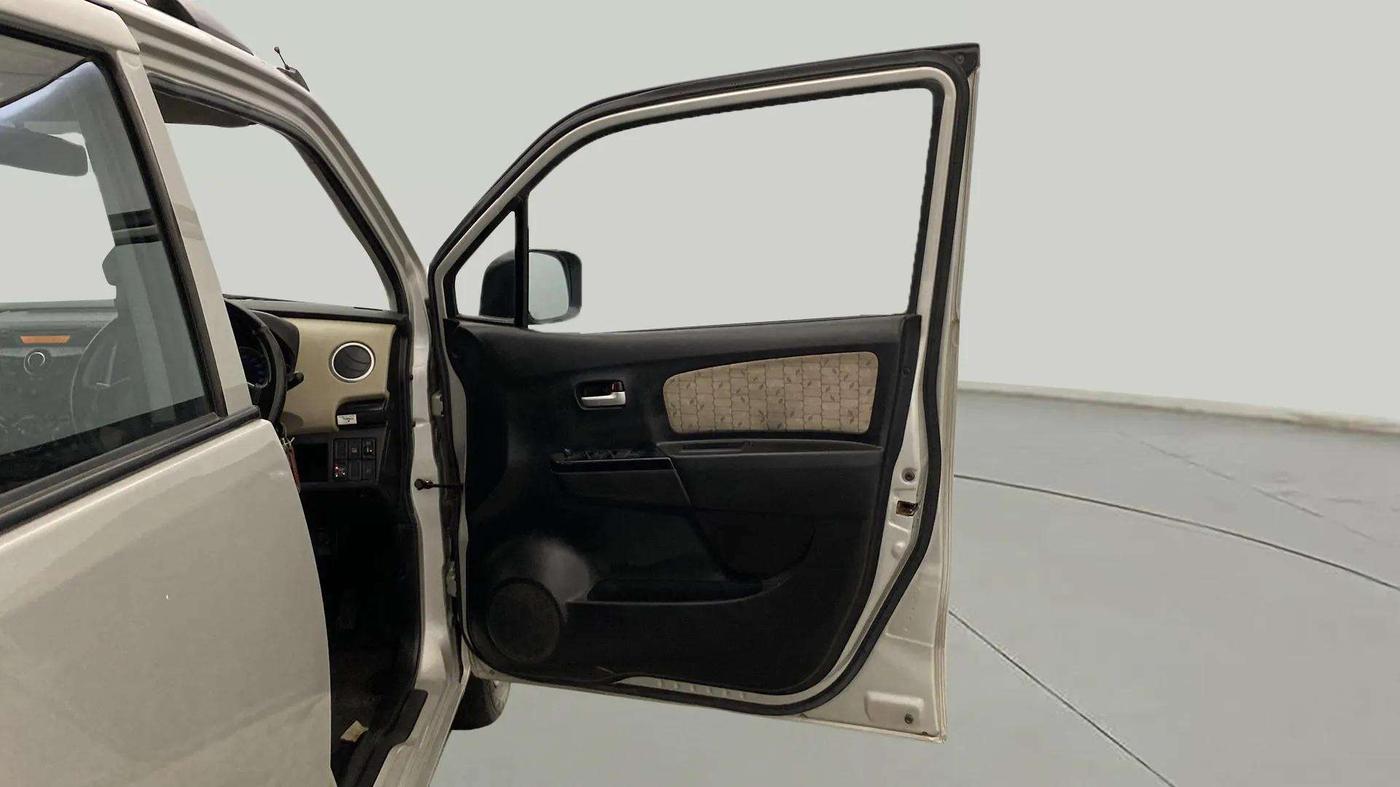 2018 Maruti Wagon R 1.0 VXI, CNG, Manual, 69,132 km, RHS Front Door