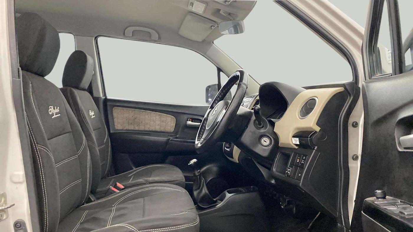 2018 Maruti Wagon R 1.0 VXI, CNG, Manual, 69,132 km, Right Side Front Door Cabin