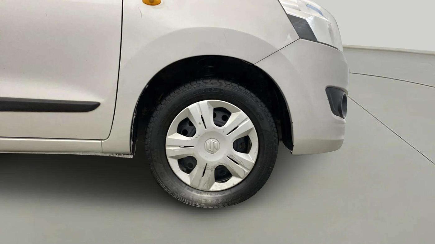 2018 Maruti Wagon R 1.0 VXI, CNG, Manual, 69,132 km, Right Front Wheel
