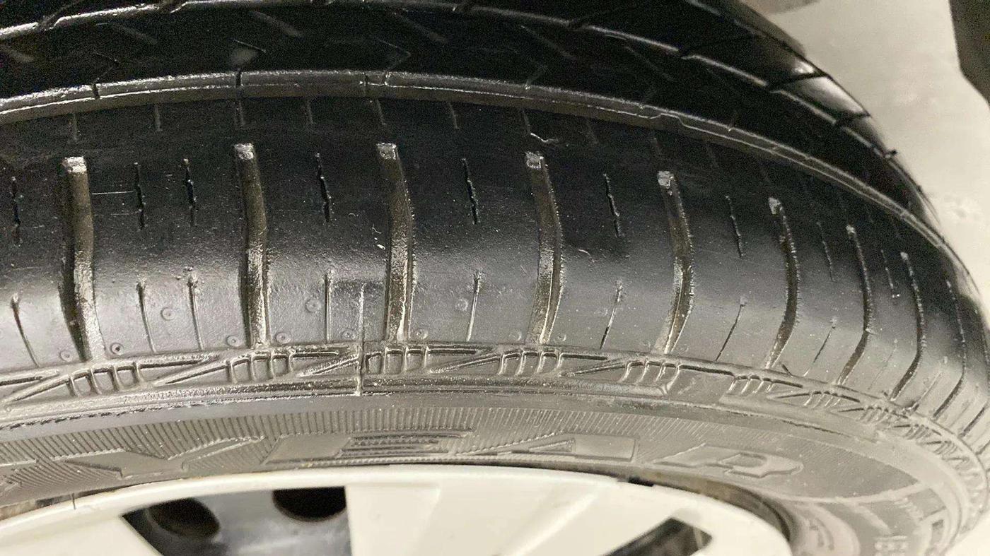 2018 Maruti Wagon R 1.0 VXI, CNG, Manual, 69,132 km, Right Front Tyre Tread