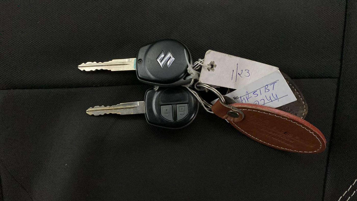 2018 Maruti Wagon R 1.0 VXI, CNG, Manual, 69,132 km, Key Close Up