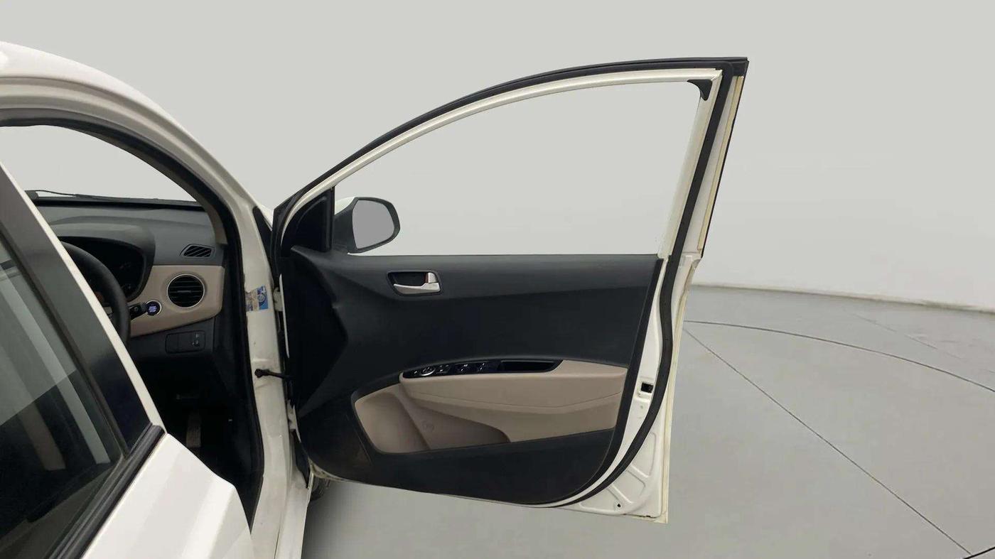 2014 Hyundai Xcent SX 1.2, Petrol, Manual, 83,140 km, RHS Front Door