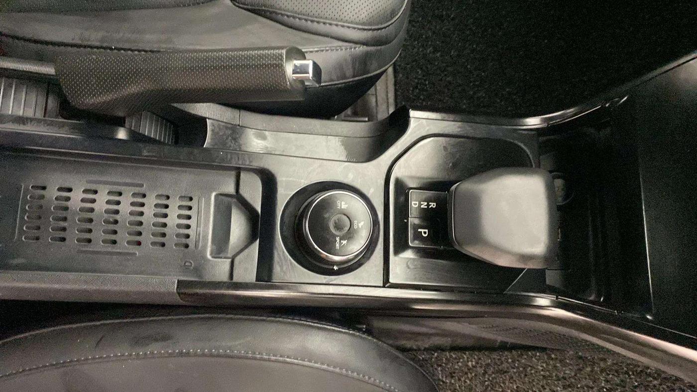 2024 Tata NEXON FEARLESS + SUNROOF DCA DUAL TONE 1.2 PETROL, Petrol, Automatic, 11,870 km, Gear Lever